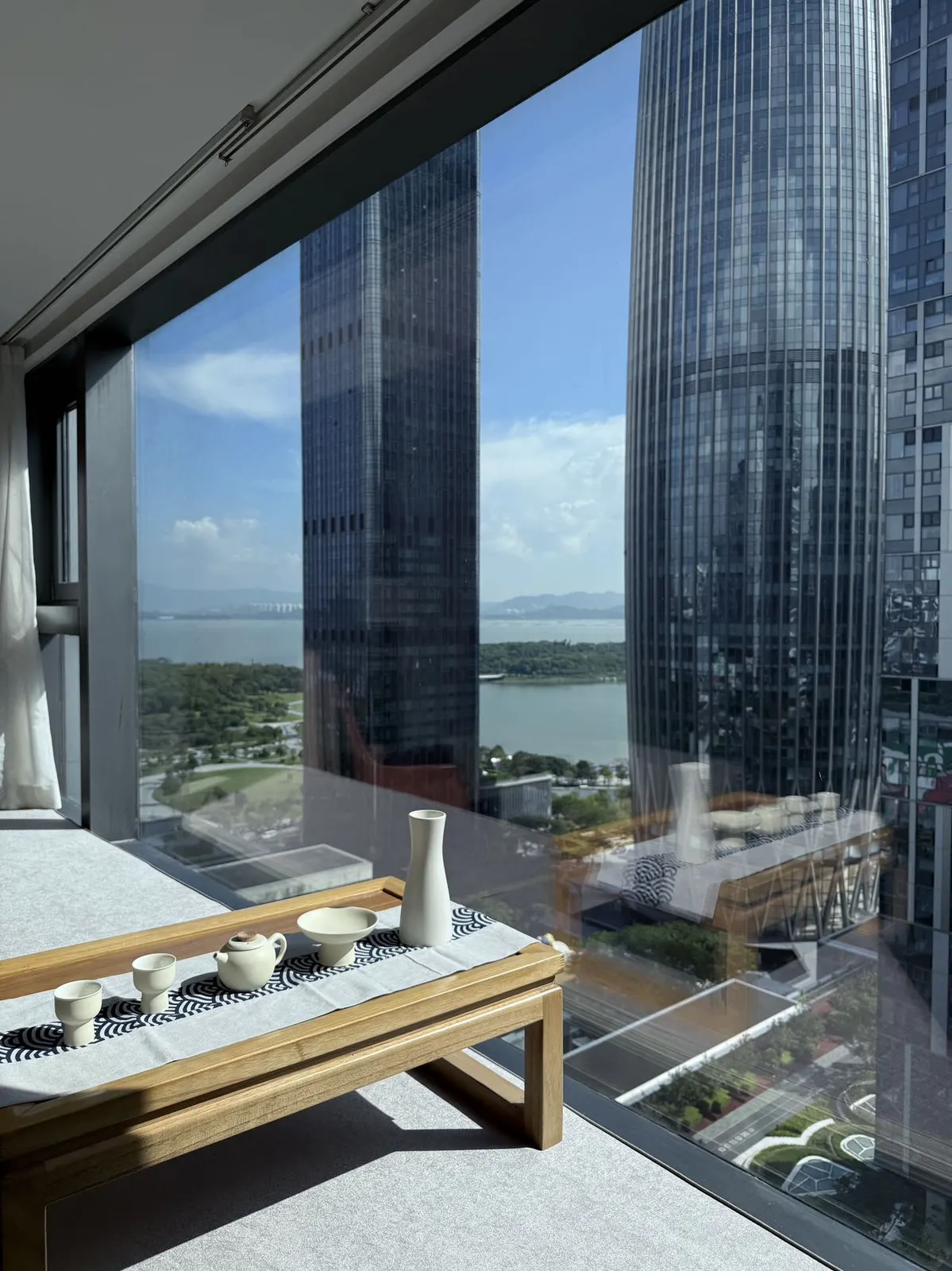1-Bed in Stylish, Houhai — Spacious photo