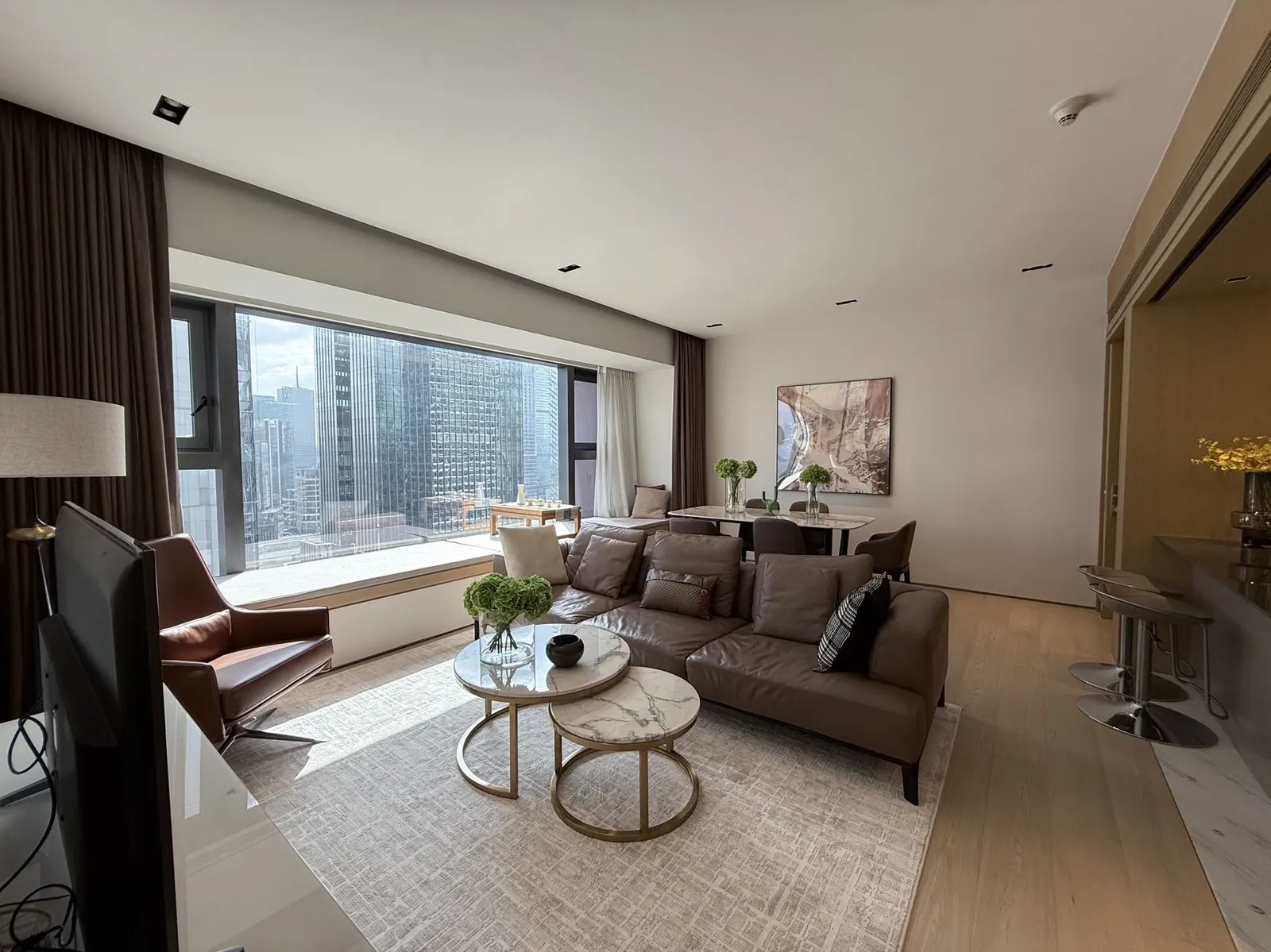 1-Bed in Stylish, Houhai — Spacious photo