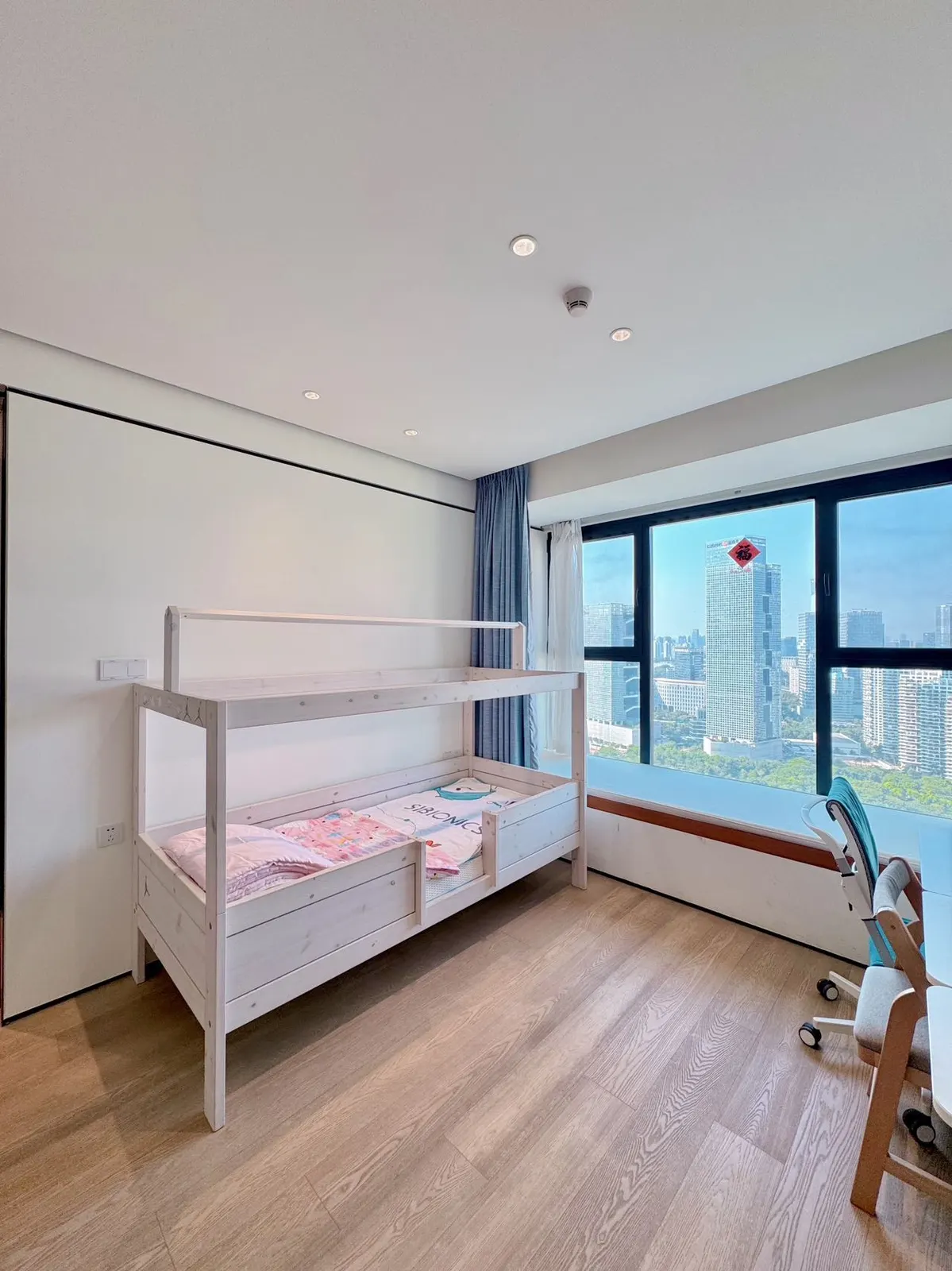 Resort-Style 5-Bed with Sea View in Houhai photo