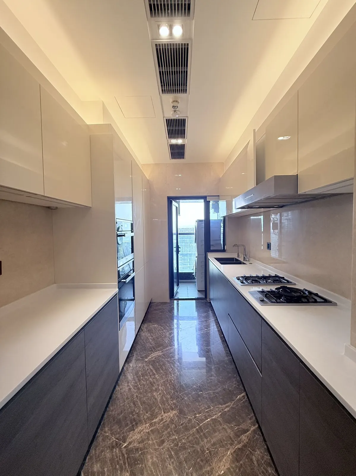 Sweeping 3-Bed in Houhai photo