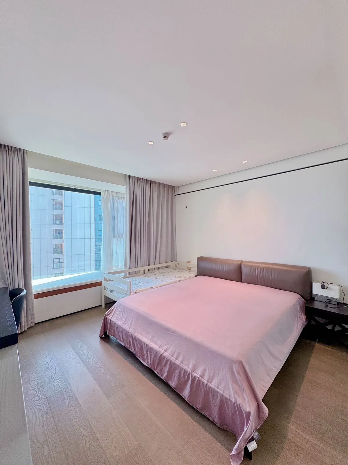 Resort-Style 5-Bed with Sea View in Houhai photo