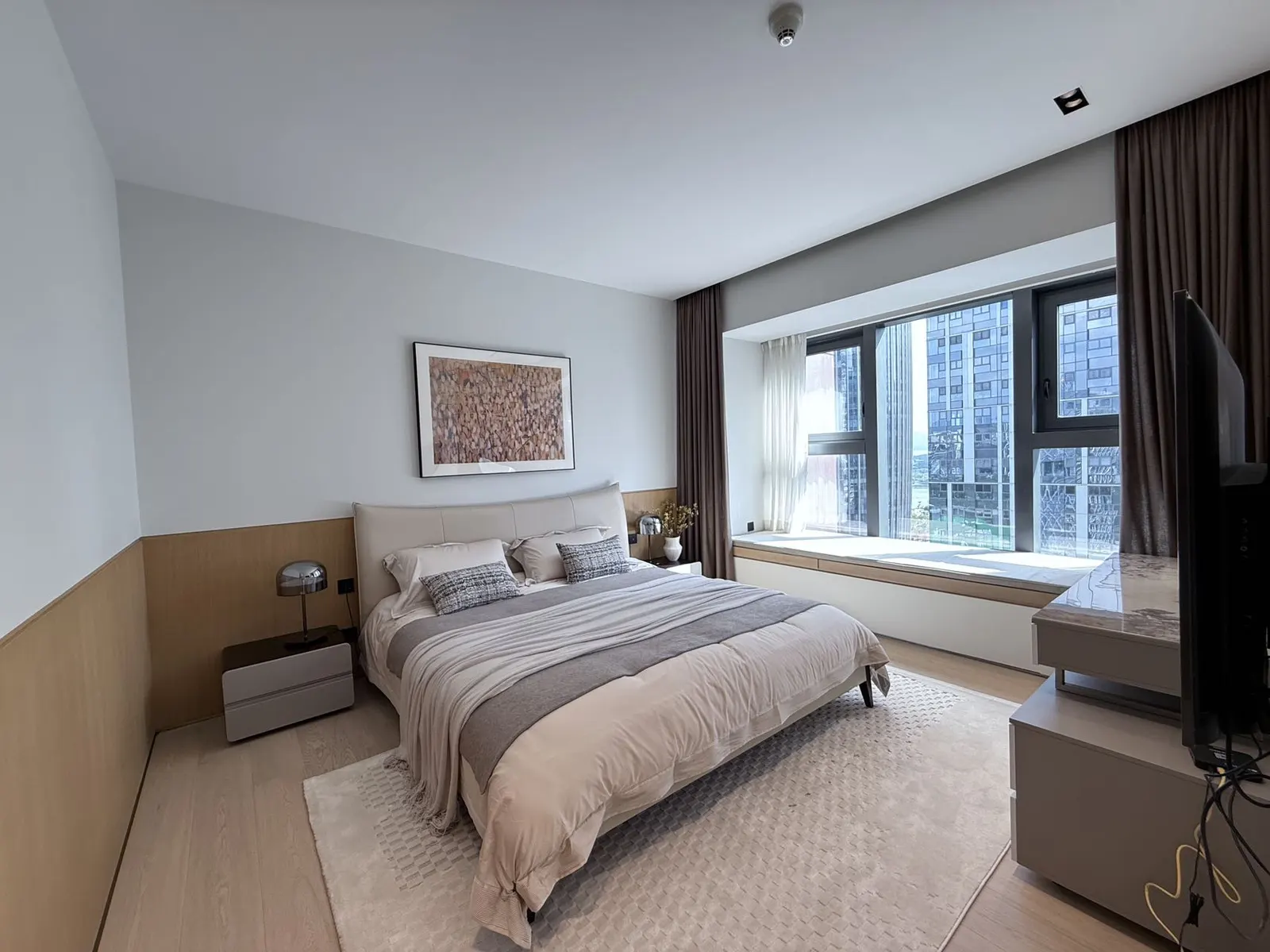1-Bed in Stylish, Houhai — Spacious photo