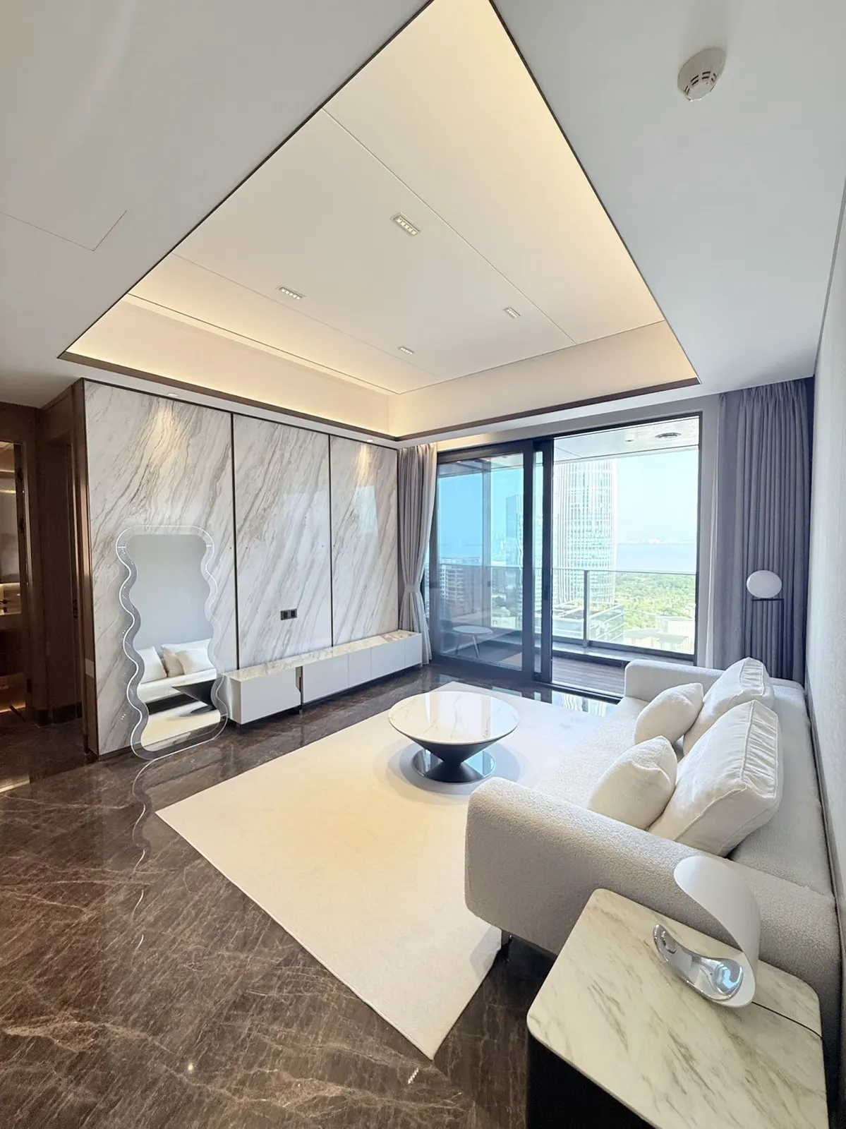 Sweeping 3-Bed in Houhai photo