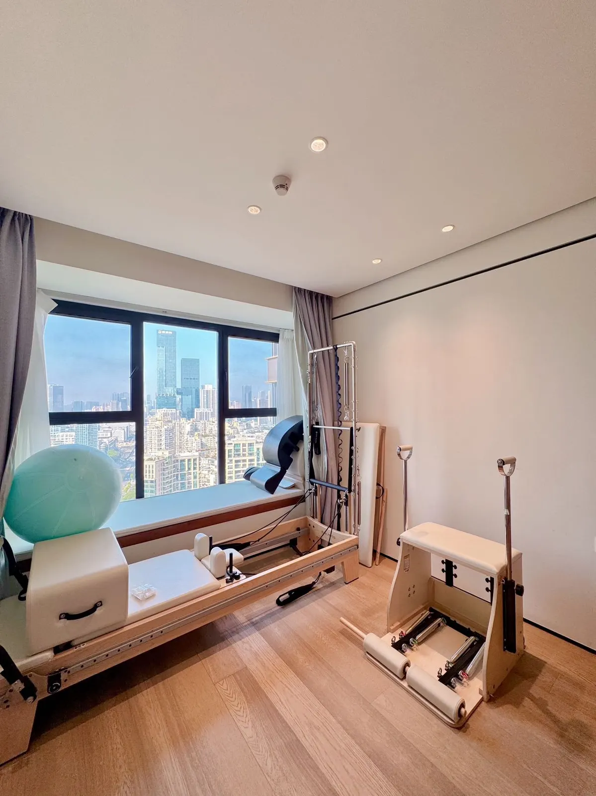 Resort-Style 5-Bed with Sea View in Houhai photo