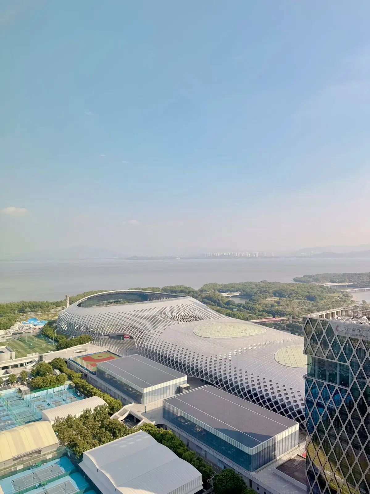 Resort-Style 5-Bed with Sea View in Houhai photo