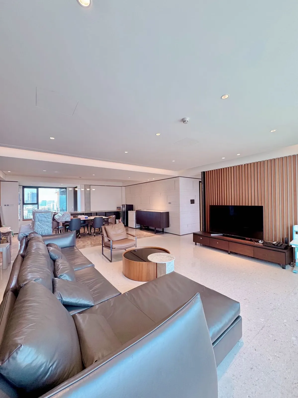 Resort-Style 5-Bed with Sea View in Houhai photo