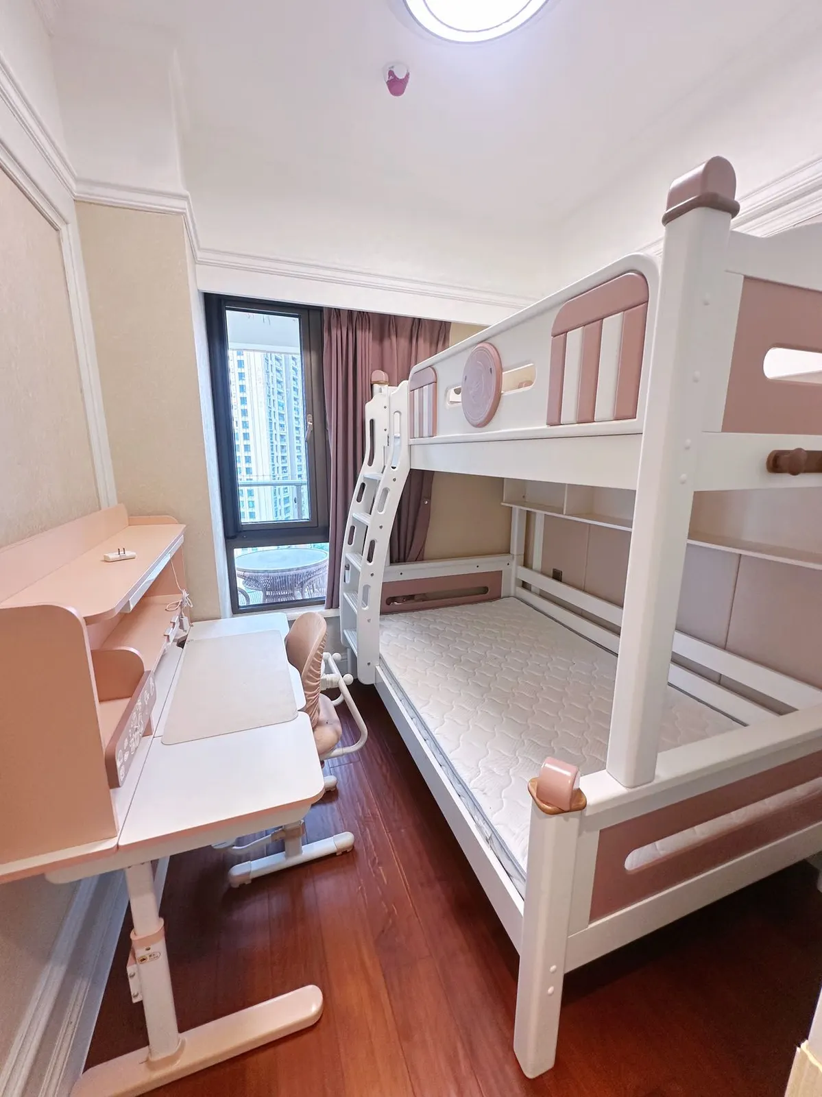 Houhai: Panoramic 3-Bed at Airy photo